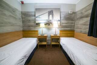 Хостелы Hostel CENTRUM Радом Стандартный двухместный номер с 2 отдельными кроватями-5