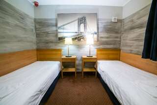 Хостелы Hostel CENTRUM Радом Стандартный двухместный номер с 2 отдельными кроватями-6